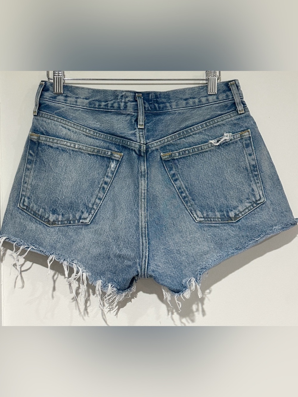 Agolde Parker Short Vintage Cut Off Short in Chorus Wash - Picture 4 of 11